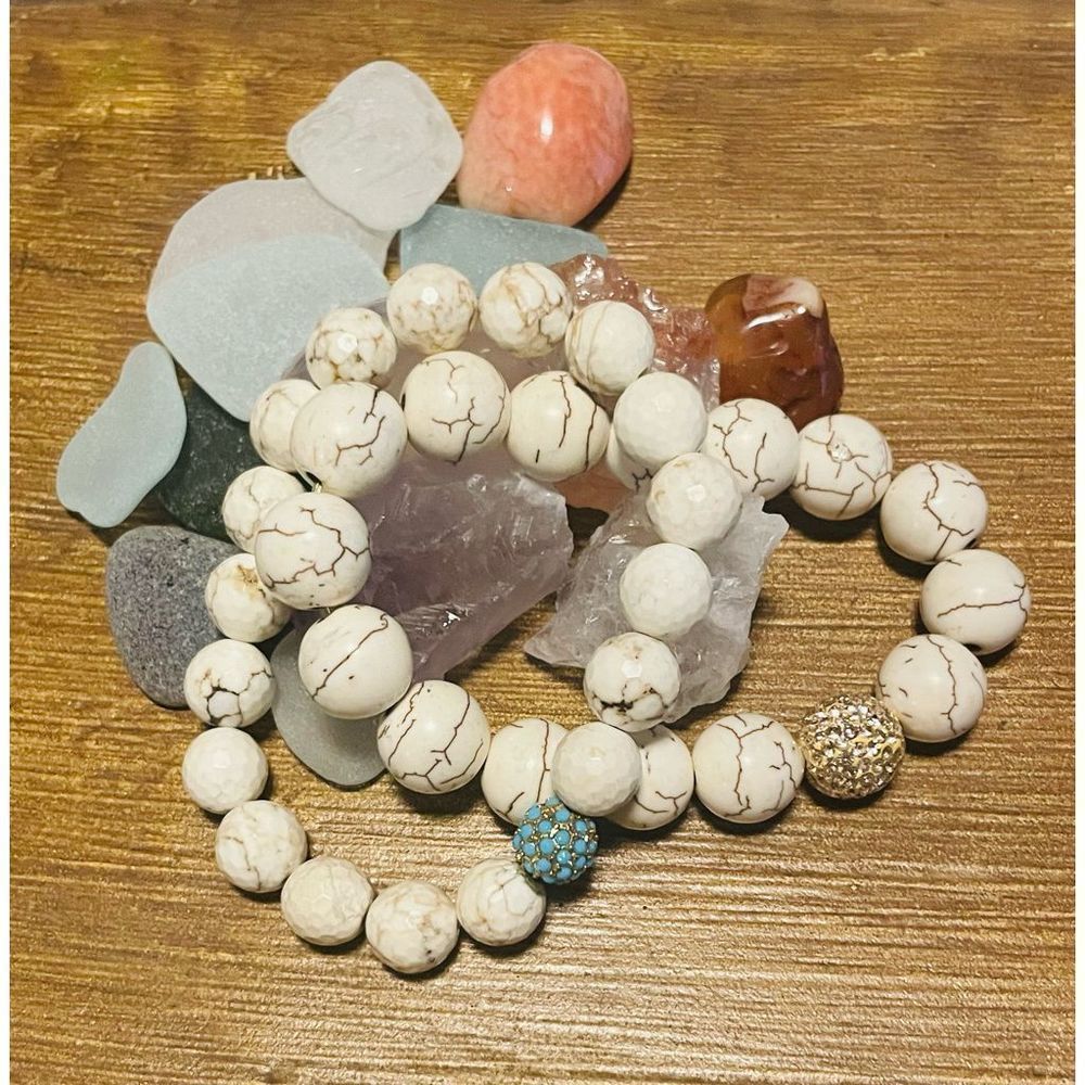 2 Beautiful Howlite Bead Bracelets Crystal Bead 6.25” w/  Stretch Stack Healing